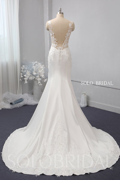 Ivory fitted crepe wedding dress 724A1552