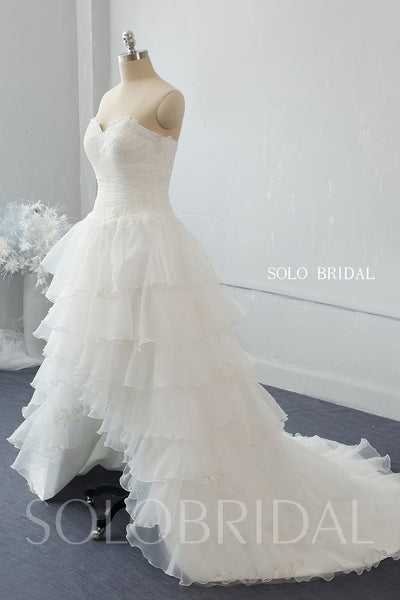 Ivory sweetheart strapless Asymmetrical organza wedding dress 724A2726