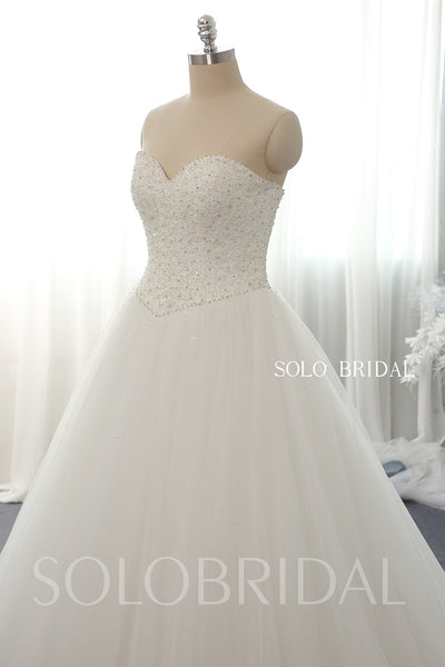 Ivory sweetheart strapless ball gown tulle heavily beaded diamond bodice bridal gowns 724A6135a