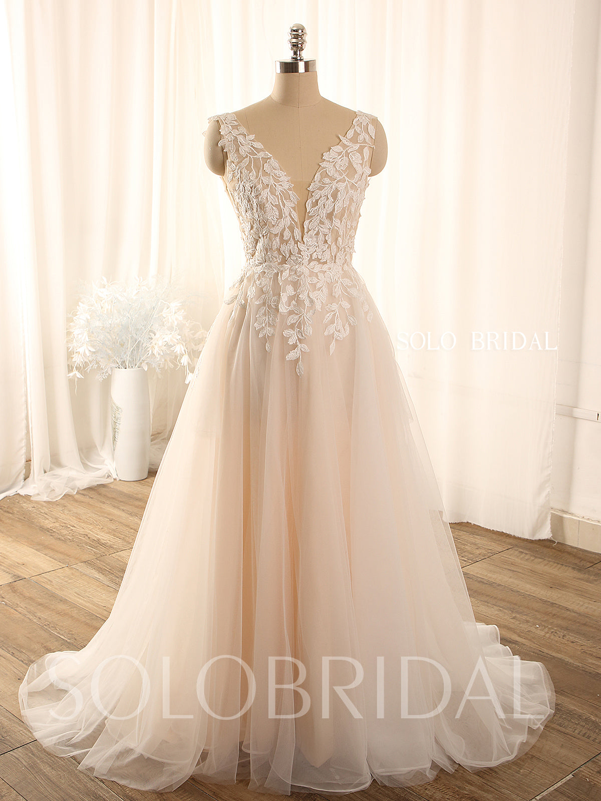 Beach A line leaf lace V neck tulle wedding dress 724A8971a