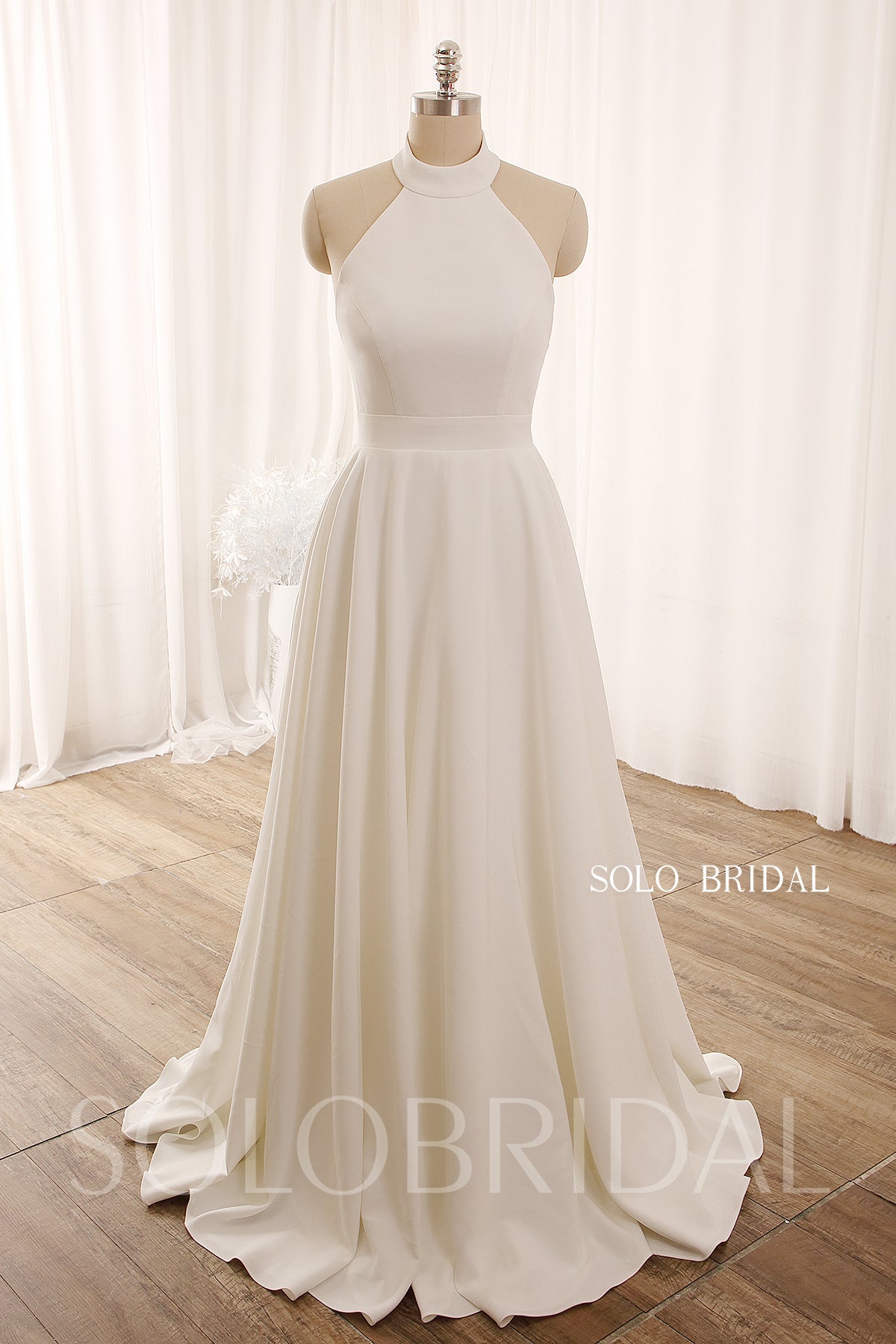 Ivory Small A Line Halter Crepe Wedding Dress 724A9289