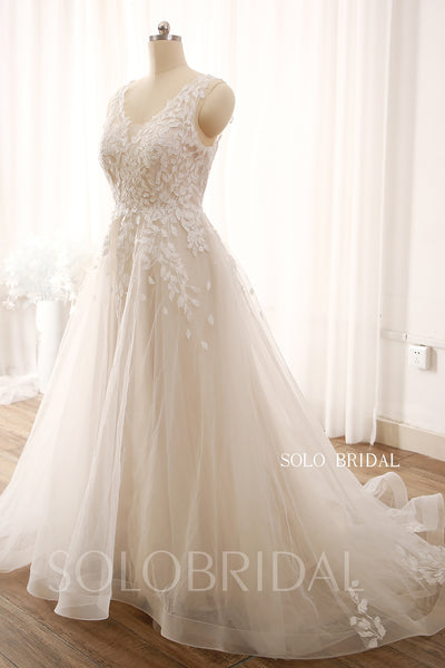 Ivory A Line Leaf Lace Tulle V Neck Wedding Dress 724A9586