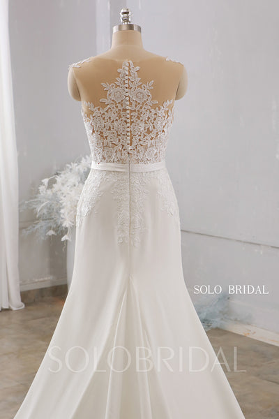 Ivory Crepe Fitted Wedding Dress Chapel Train 724A9970