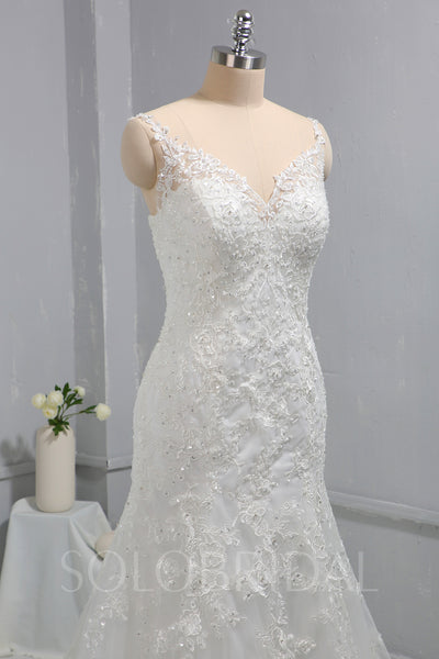 Ivory Mermaid Lace Fitted Wedding Dress with Court Train