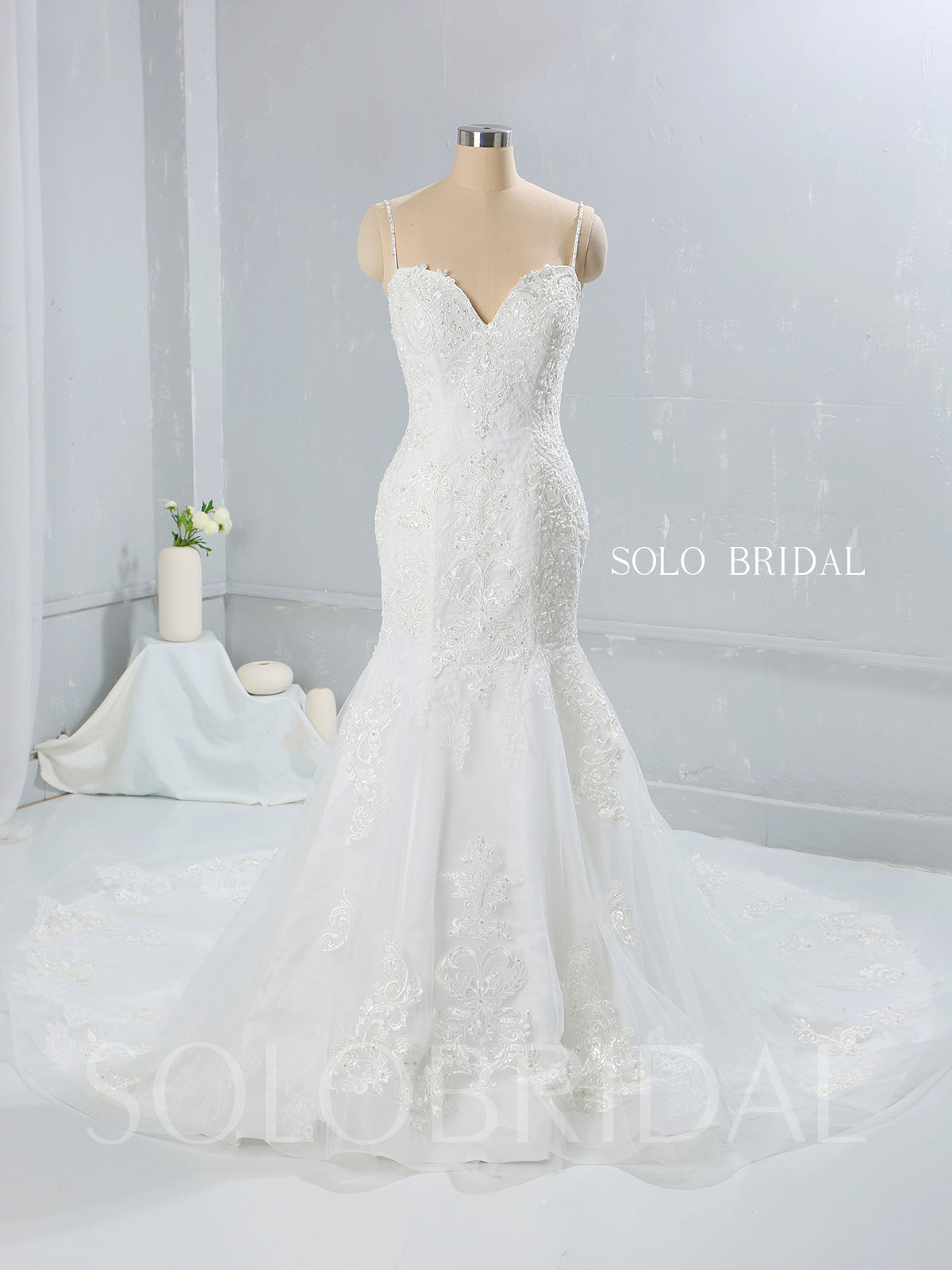 Light Ivory Sweatheart Mermaid Wedding Dress with Cathedral Train