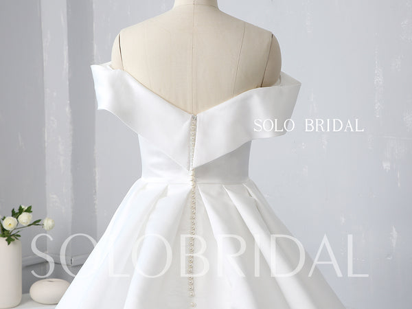 Light Ivory Bridal Satin Wedding Dress