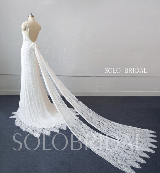 Ivory Scallop Lace Sheath Wedding Dress