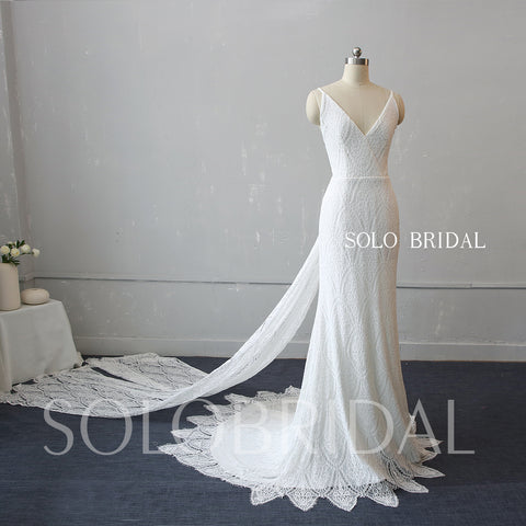 Ivory Scallop Lace Sheath Wedding Dress