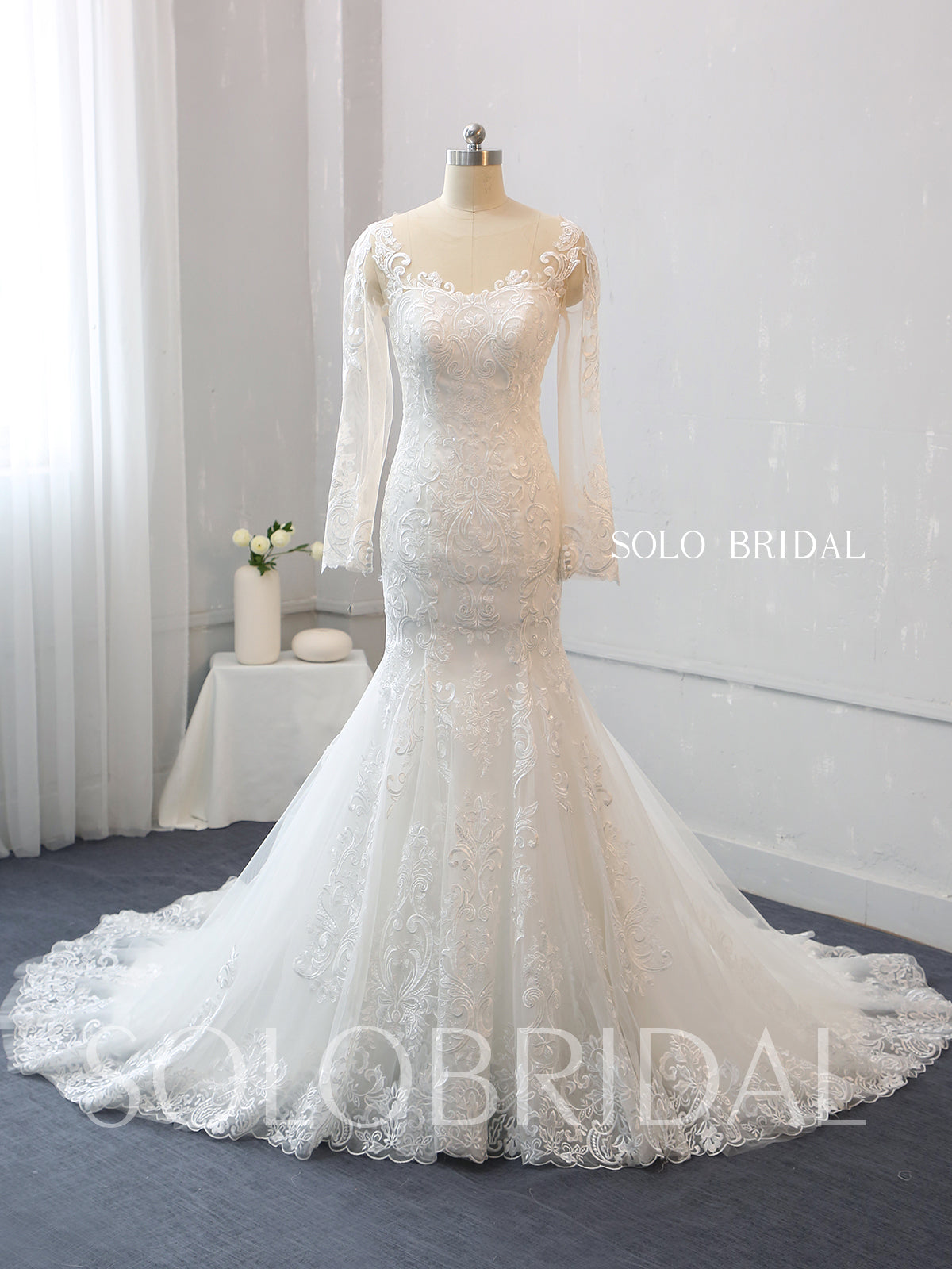 Ivory Lace Mermaid Wedding Dress